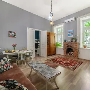 Indie Mindie Hostel Tbilisi